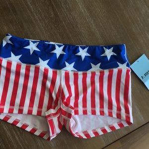 FLEO USA shorts size medium